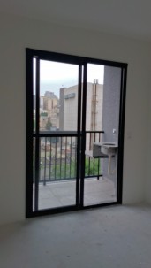 Apto 2 Dormitórios 35m2 na Santa Cecília com Varanda e Condominio Completo — foto 2